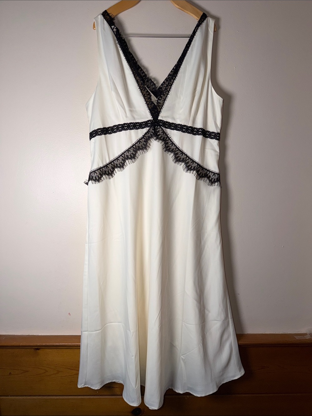 NWT Anthropologie Lace Trim V Neck Slip Dress Size XL - Picture 3 of 8